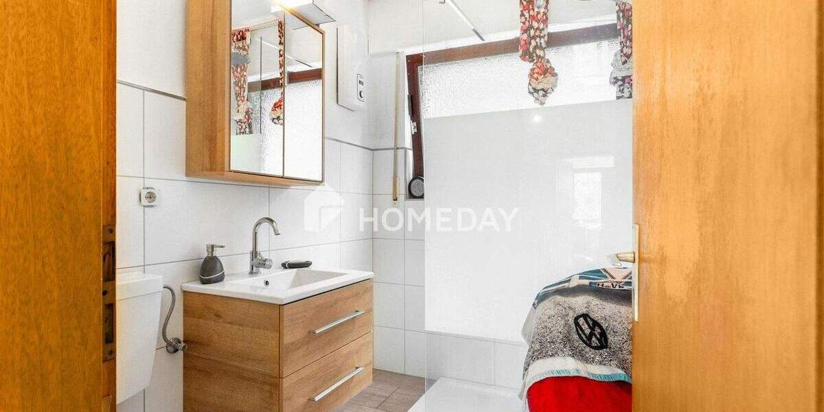 Modernisiertes Einfamilienhaus mit separater Einliegerwohnung und großem Grundstück 7 zimmer