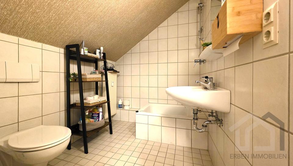 Kleine, feine Praxis-Bürofläche in Schlebuscher Lage zimmer