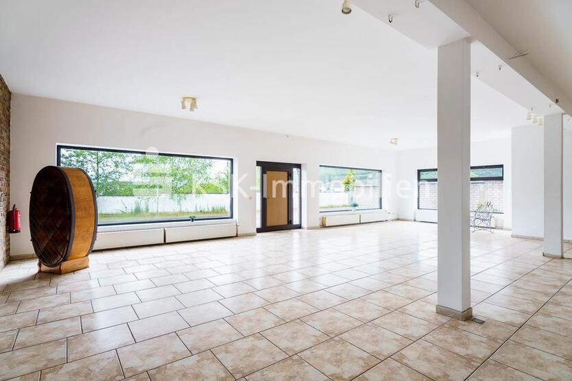 Schöne Ausstellungs-, Laden-, Büro- oder Lagerfläche in Bergheim-Quadrath-Ichendorf! zimmer