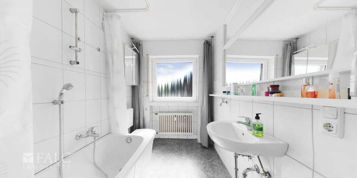 Mehrfamilienhaus, Wohnhaus Bedburg Kaster - 6 Zimmer, 151 m&sup2;, 340.000&euro; | Angebot:26910397