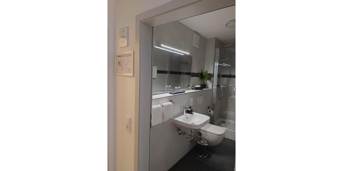 Mikro-Hotel in Köln voll genehmigter Beherbergungsbetrieb mit 8 Betten 4 Zimmern, studentisches Wohnen denkbar - Gewerbeobjekt Köln Mülheim | Angebot:22794810