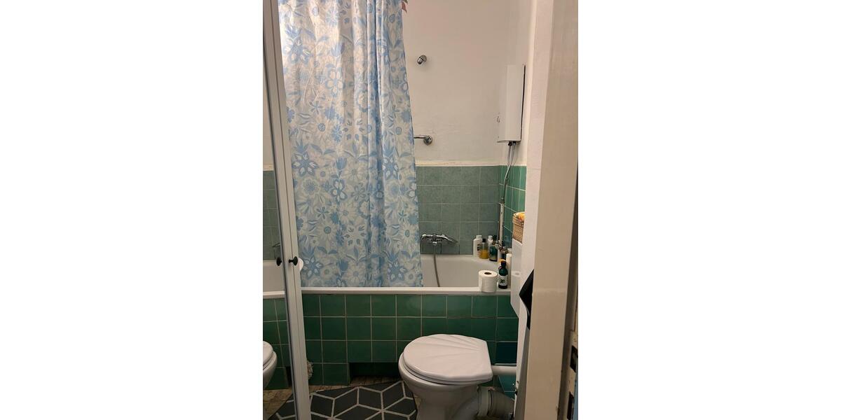 Etagenwohnung Düsseldorf Oberbilk - 1 Zimmer, 28 m&sup2;, 370&euro; | Angebot:25569577