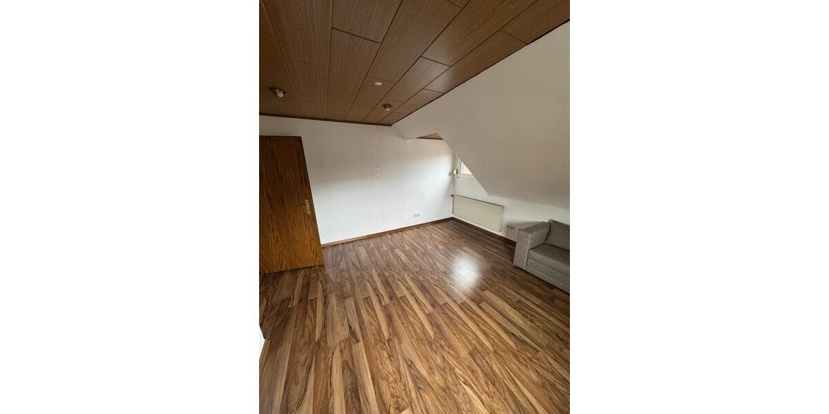 Dachgeschoßwohnung Langenfeld (Rheinland) - 2 Zimmer, 52 m&sup2;, 700&euro; | Angebot:24839218