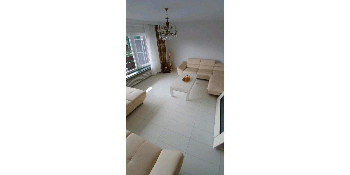 Gepflegtes Dreifamilienhaus in Lindlar-Schmitzhöhe 9 zimmer