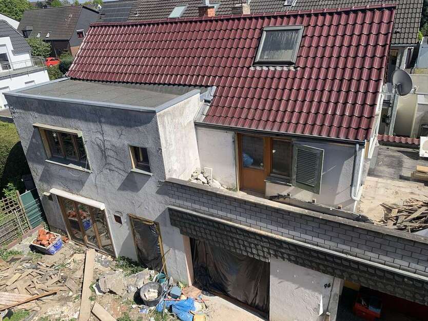 Haus zum Mieten in Leverkusen 500 € 100 m²