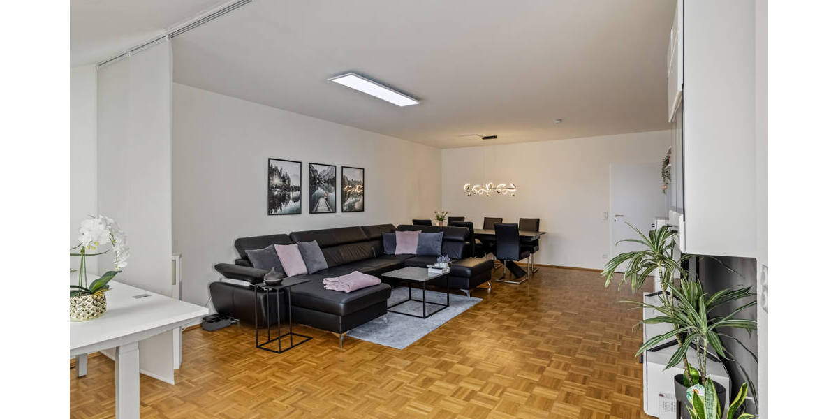 *** Lichtdurchflutete Dachgeschosswohnung mit zwei sonnigen Dachterrassen in Top-Lage *** 2 zimmer