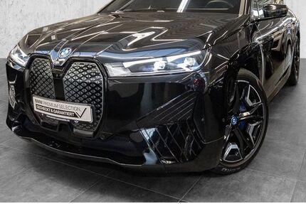 BMW iX 15.324 km 56.770 &euro; Leverkusen 51371