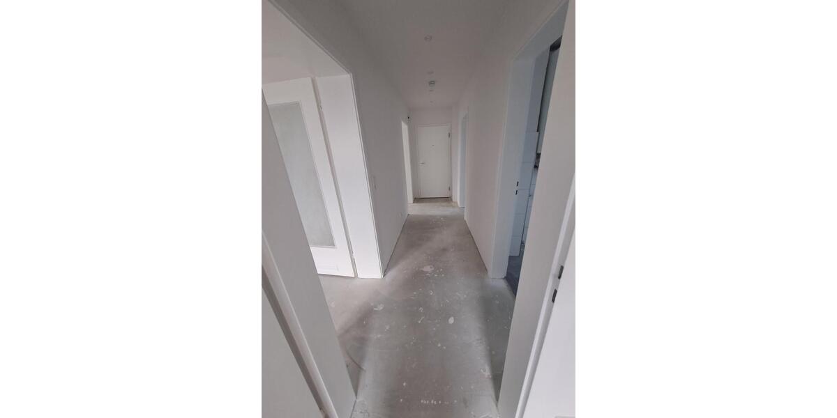 3-Zimmer-DG-Wohnung - Erstbezug nach Sanierung - Nähe Klinikum 3 zimmer