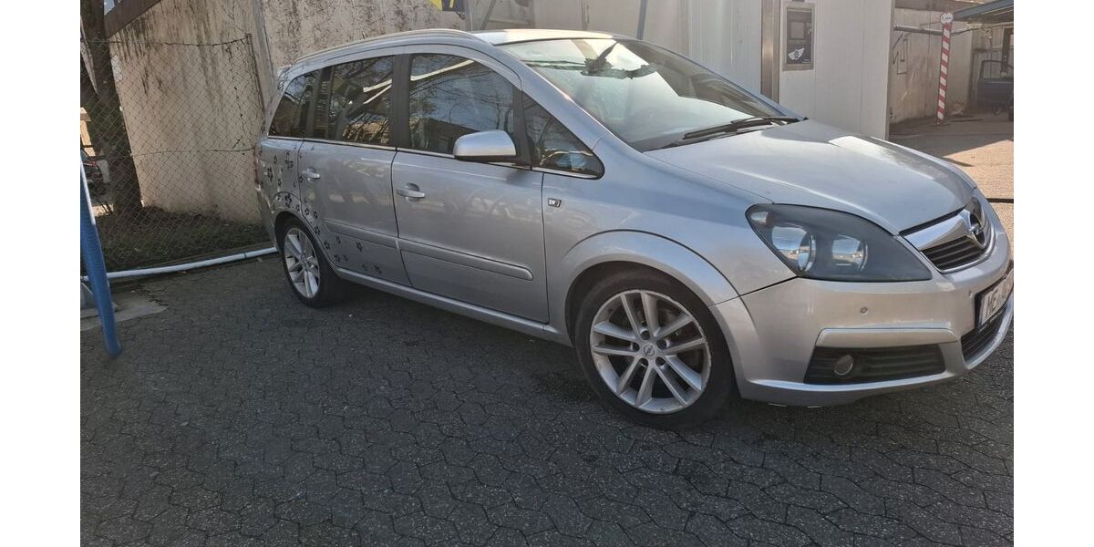 Opel Zafira 162.000 km 2.099 &euro; Hilden 40721