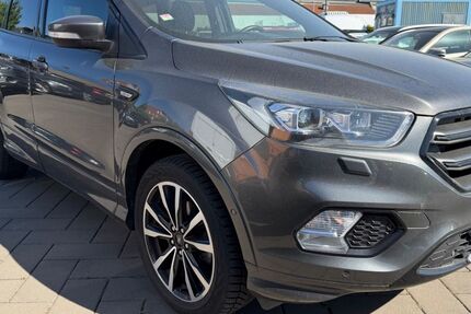 Ford Kuga 92.000 km 12.700 &euro; Neuss 41462