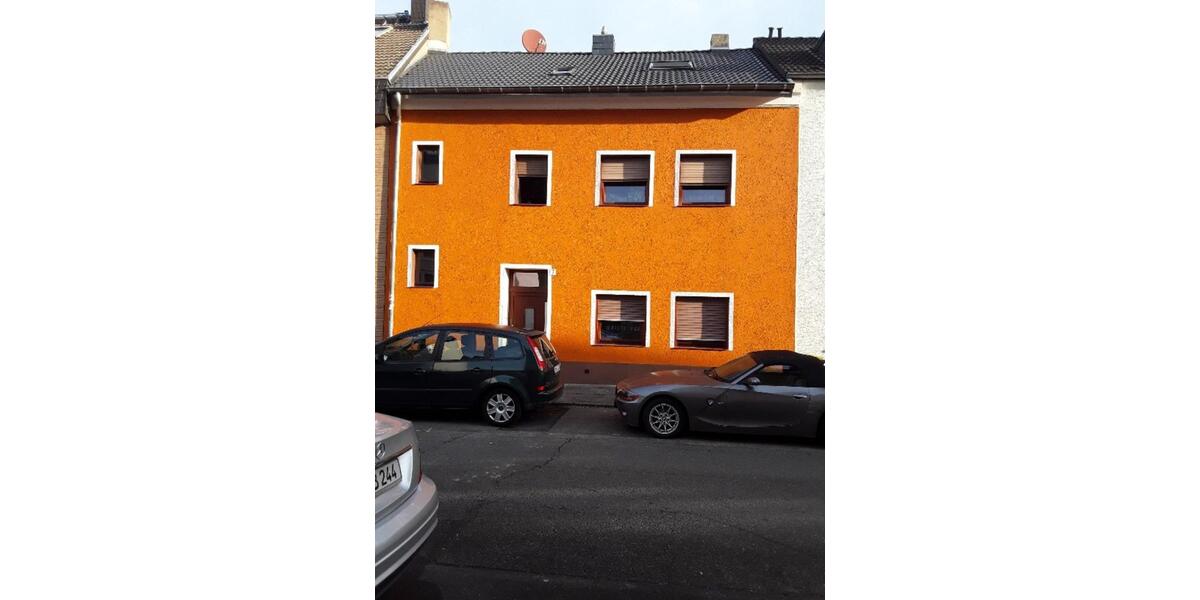 Mehrfamilienhaus zentral in Köln-Rath v. Privat H: 0152 58103358 20 zimmer