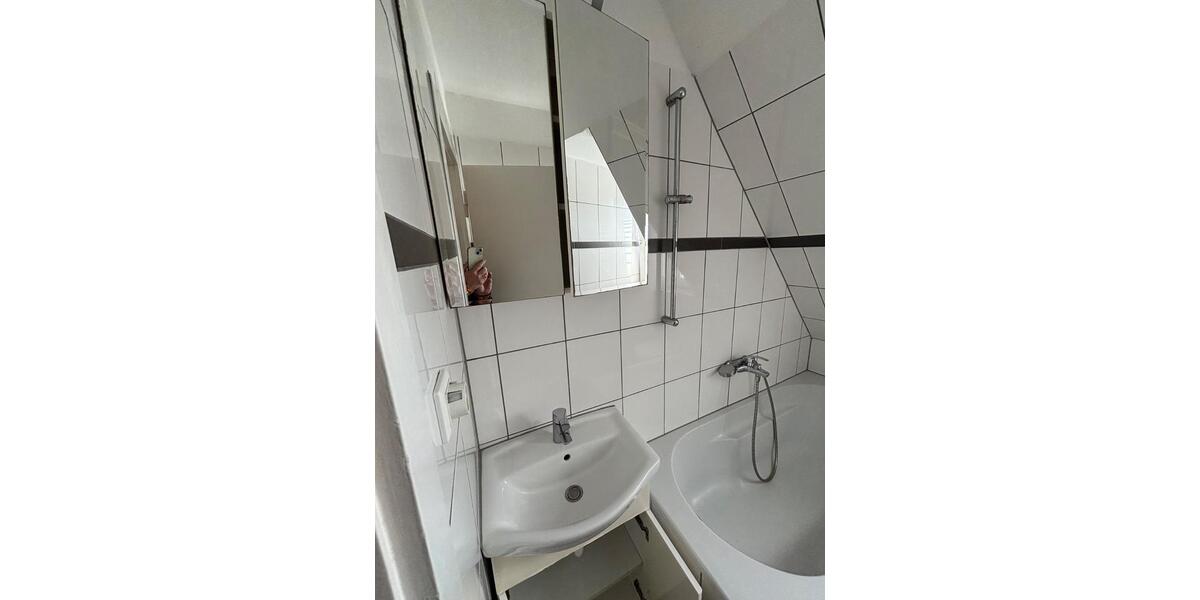 Etagenwohnung Düsseldorf Stadtbezirk 9 - 1 Zimmer, 18 m&sup2;, 600&euro; | Angebot:26396537