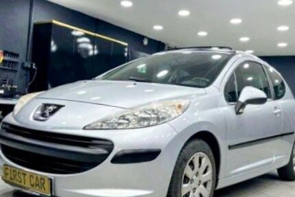 Peugeot 207 147.000 km 4.500 &euro; Düsseldorf 40470