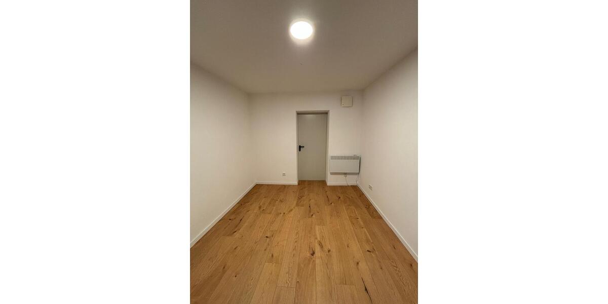 Etagenwohnung Grevenbroich Neuenhausen - 2 Zimmer, 68 m&sup2;, 900&euro; | Angebot:24840320