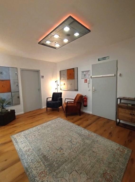 Verkauf eines kleinen Hotel garni in Köln voll genehmigter Beherbergungsbetrieb mit 8 Betten 4 Zimmern, studentisches Wohnen denkbar zimmer