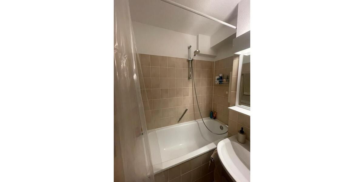 Etagenwohnung Düsseldorf Oberbilk - 1.5 Zimmer, 43 m&sup2;, 650&euro; | Angebot:25635897