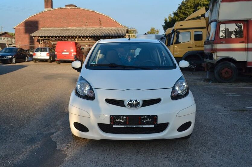 Aygo (X)