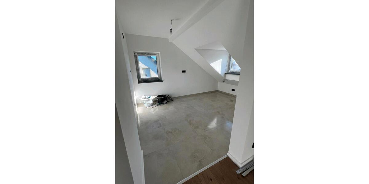 Dachgeschoßwohnung Brühl - 3 Zimmer, 54 m&sup2;, 870&euro; | Angebot:26411501