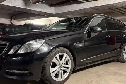 Mercedes-Benz 220 305.127 km 8.250 &euro; Grevenbroich 41515