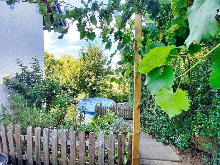 CITYHOUSE: Schöne Doppelhaushälfte mit großem Garten, Hobbyraum Souterrain, Keller, Terrasse 4 zimmer