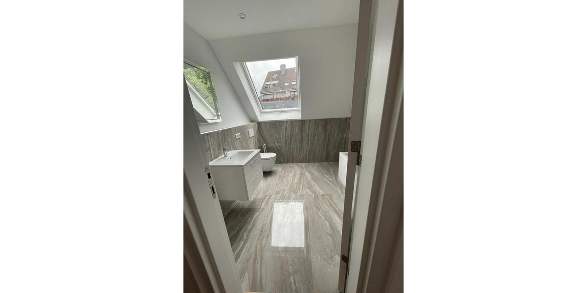 Erstbezug!! Wohnung mit 5 Zimmern im idyllischen Grün, möblierte Vermietung in einer Top-Lage 5 zimmer