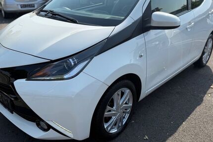 Toyota Aygo (X) 60.544 km 6.990 &euro; Köln 51109