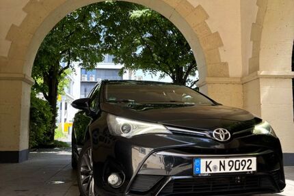 Toyota Avensis 206.000 km 7.290 &euro; Köln 50858