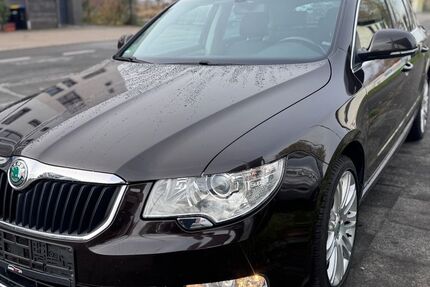 Skoda Superb 158.927 km 8.450 &euro; Hilden 40723