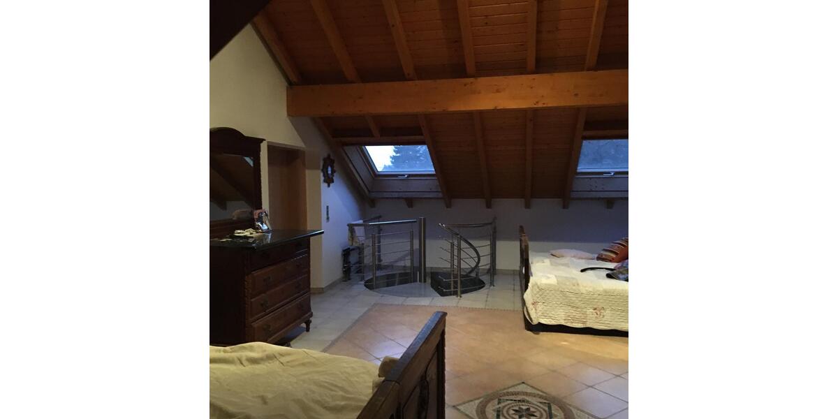 Doppelhaushälfte Remscheid Reinshagen - 6 Zimmer, 235 m&sup2;, 1.400&euro; | Angebot:25103837