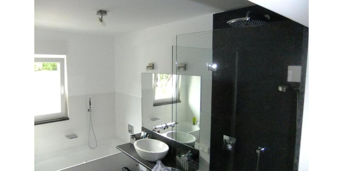 Etagenwohnung Hückeswagen - 7 Zimmer, 154 m&sup2;, 350.000&euro; | Angebot:26955713
