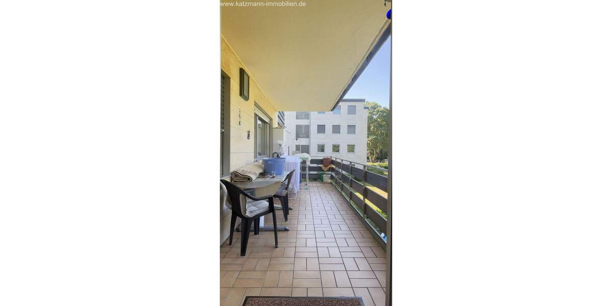 Charmante 3-Zimmer-Eigentumswohnung mit großem Balkon zu verkaufen 3 zimmer