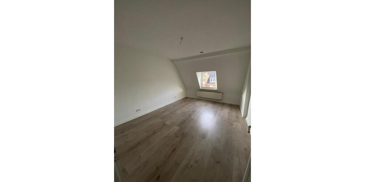 Dachgeschoßwohnung Düsseldorf Oberbilk - 2 Zimmer, 48 m&sup2;, 670&euro; | Angebot:25590275