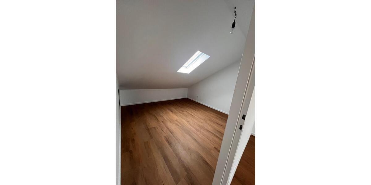 Dachgeschoßwohnung Dormagen Sankt Peter - 2 Zimmer, 50 m&sup2;, 600&euro; | Angebot:25626681