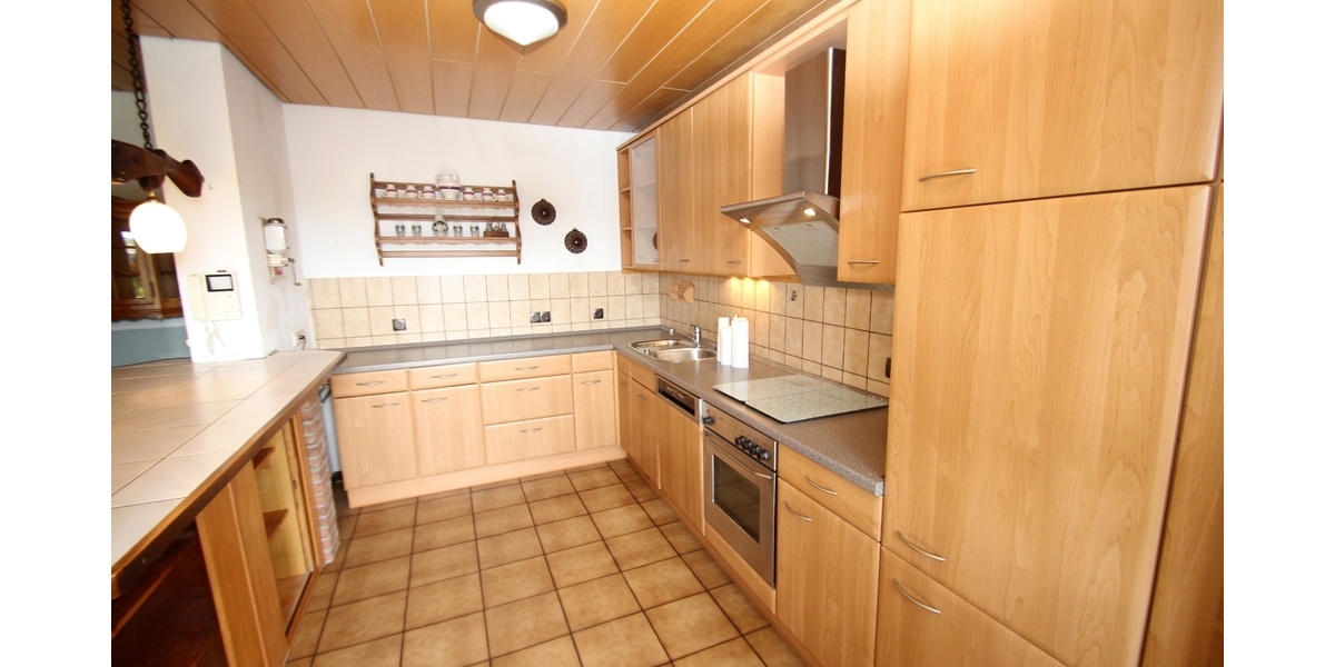 Mit 3D: Mehr Raum fürs Leben – gepflegtes Ein- Zweifamilienhaus mit vielseitigem Platzangebot in Wesseling - Einfamilienhaus Wesseling | Angebot:27350959