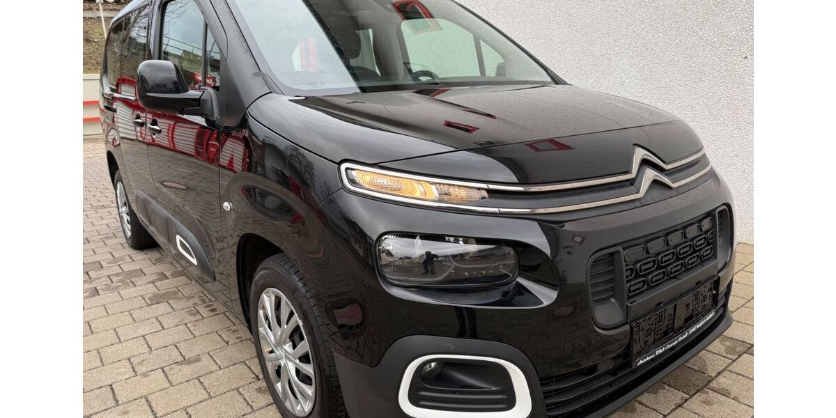 Citroen Berlingo 158.050 km 9.990 &euro; Bergisch Gladbach 51467