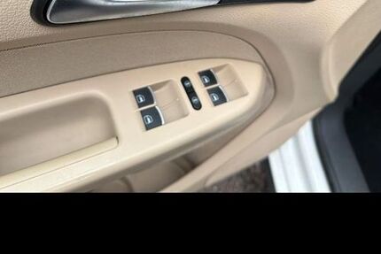 VW Touran 217.000 km 9.890 &euro; Dusseldorf 40215