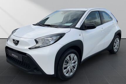 Toyota Aygo (X) 4.500 km 15.449 &euro; Solingen 42719