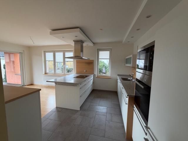 Etagenwohnung Solingen - 3 Zimmer, 105 m&sup2;, 1.350&euro; | Angebot:25571572