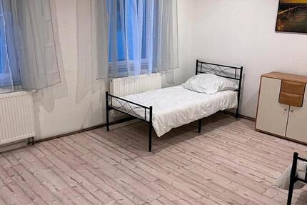 Wohnung Grevenbroich Neuenhausen - 5 Zimmer, 140 m&sup2;, 12&euro; | Angebot:24659962