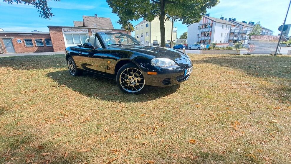 Mazda MX-5 127.000 km 8.250 € Leverkusen 51371