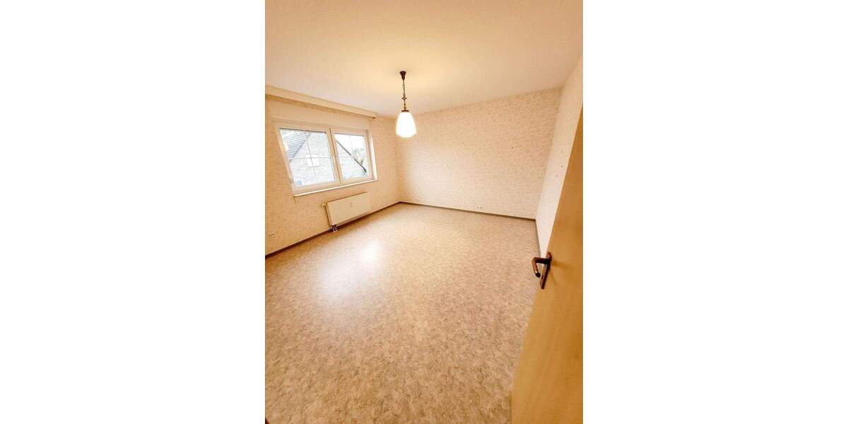 Etagenwohnung Kerpen - 3 Zimmer, 125 m&sup2;, 1.400&euro; | Angebot:25610193