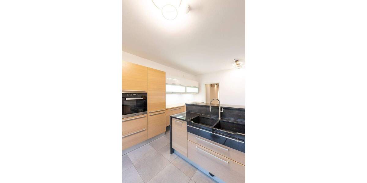 * Freistehendes Einfamilienhaus mit hoher Lebensqualität in begehrter Gerresheimer Lage * 6 zimmer