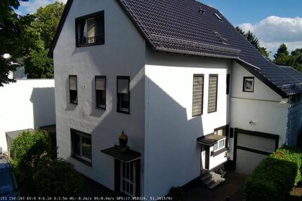 Haus Solingen Mitte - 10 Zimmer, 380 m&sup2;, 730.000&euro; | Angebot:26907616