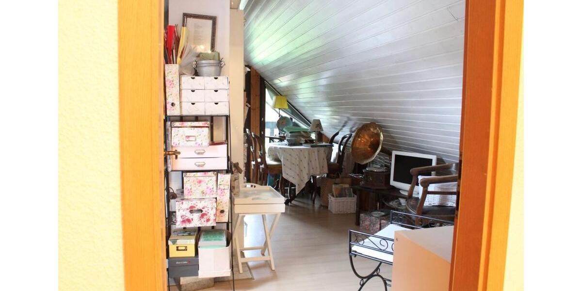 GRUITEN-DORF + + + 4,5 Zimmer Komfort- Wohnung mit Kamin 4.5 zimmer