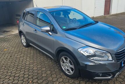 Suzuki (SX4) S-Cross 91.000 km 11.500 € Niederkassel 53859