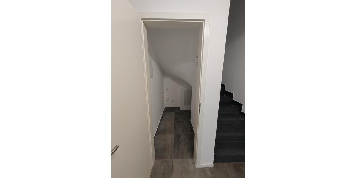 Einfamilienhaus Düsseldorf Stadtbezirk 3 - 4 Zimmer, 135 m&sup2;, 2.900&euro; | Angebot:26084141