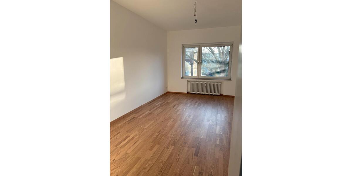 Etagenwohnung Düsseldorf Derendorf - 3 Zimmer, 96 m&sup2;, 1.750&euro; | Angebot:25420377