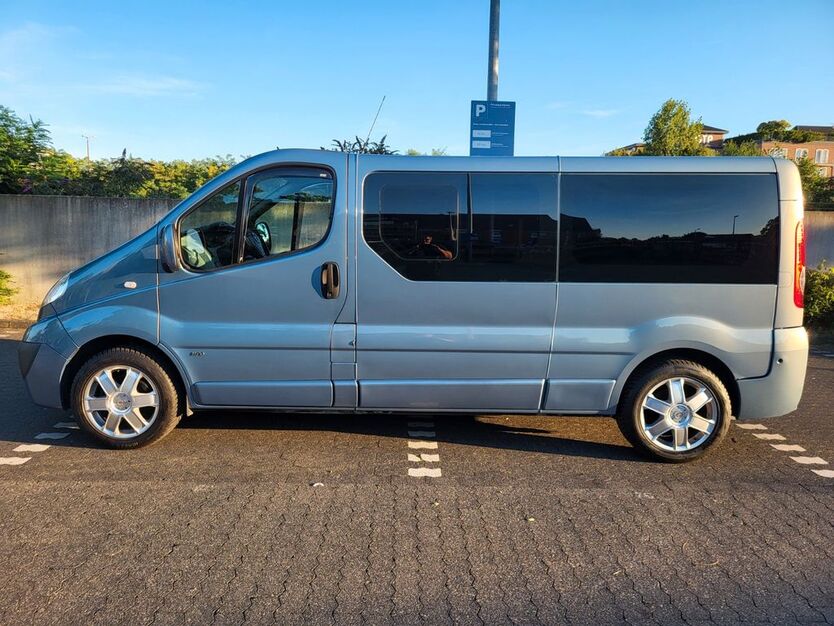 Opel Vivaro 118.000 km 19.400 € Frechen 50226