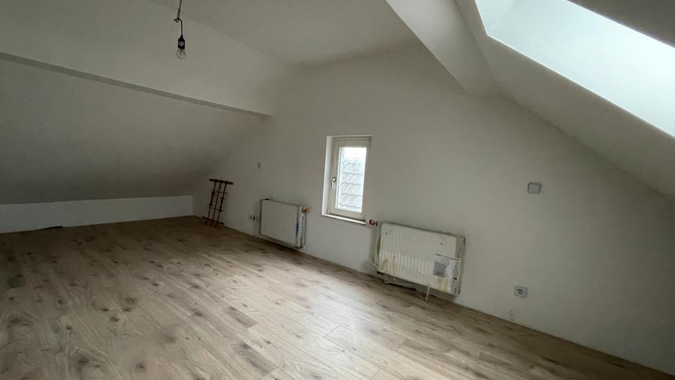 Frisch saniertes Haus mit 80 m2 in Meschenich 3 zimmer