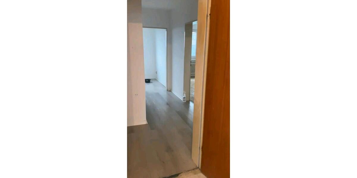 Etagenwohnung Grevenbroich Neuenhausen - 3 Zimmer, 89 m&sup2;, 950&euro; | Angebot:23860985